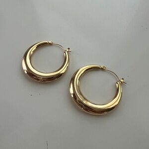 Med Gold hoops